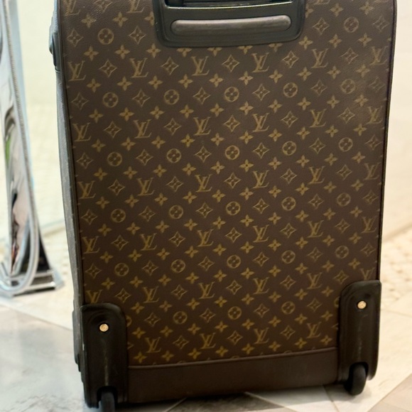 Louis Vuitton luggage - Picture 7 of 8